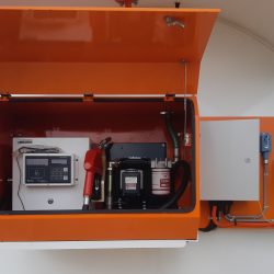 Мини АЗС с системой автоматизации в металлическом защитном ящике